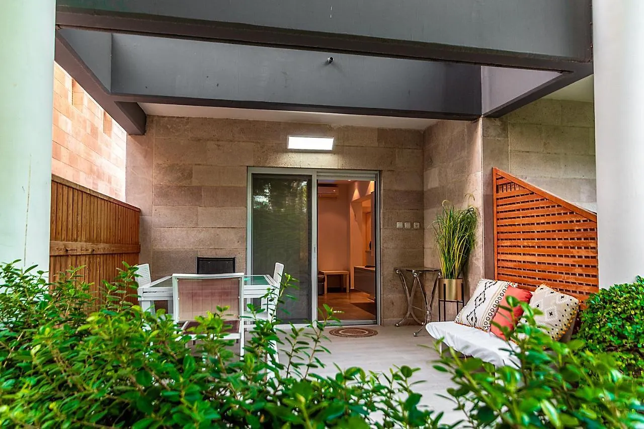 Garden Suite & Pool 엘라트