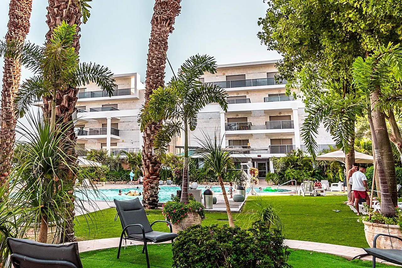 아파트 Garden Suite & Pool 엘라트